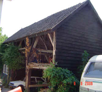Veldschuur-bij boerderij-Gellicum.jpg (224733 bytes)