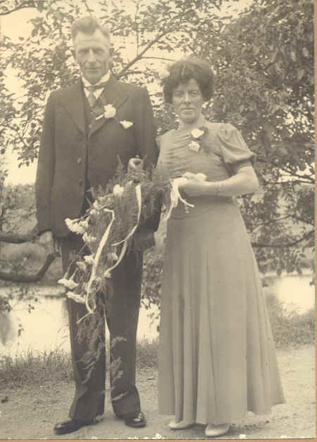 Koos-Versteegh-Antonia-van-Tetrode-2.jpg (1957464 bytes)