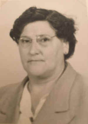 Versteegh Tante Sien.jpg (238128 bytes)